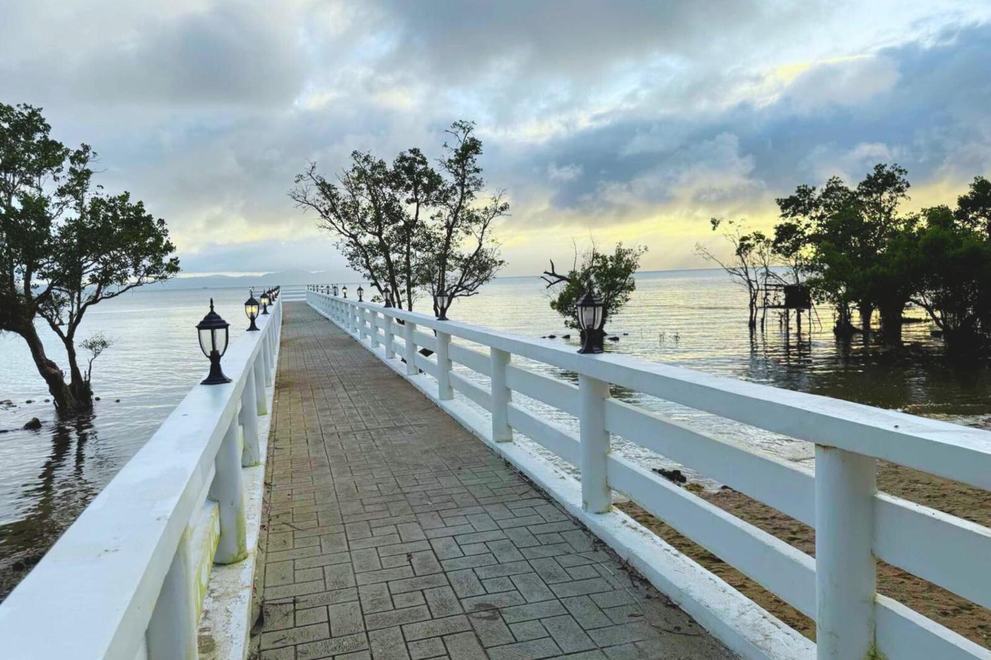 Kehalani Beach Resort By Cocotel Quezon  Buitenkant foto